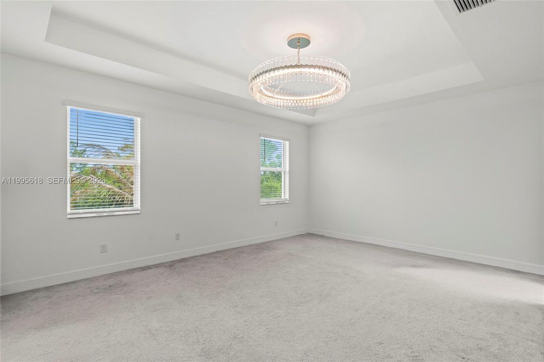 En Venta: $899,999 (4 camas, 3 baños, 2918 Pies cuadrados)