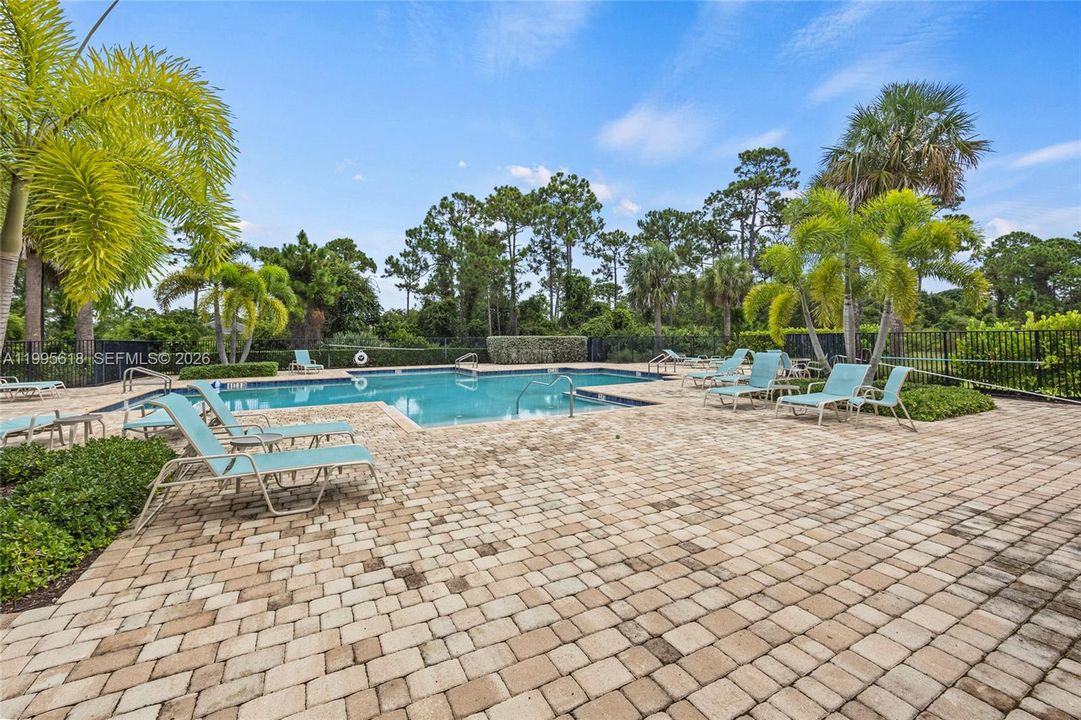 En Venta: $899,999 (4 camas, 3 baños, 2918 Pies cuadrados)