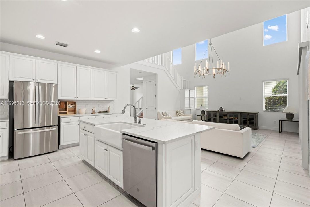 En Venta: $899,999 (4 camas, 3 baños, 2918 Pies cuadrados)