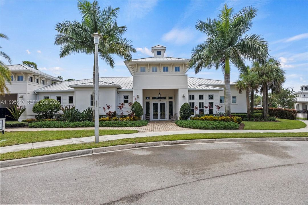 En Venta: $899,999 (4 camas, 3 baños, 2918 Pies cuadrados)