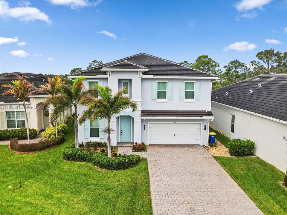 En Venta: $899,999 (4 camas, 3 baños, 2918 Pies cuadrados)