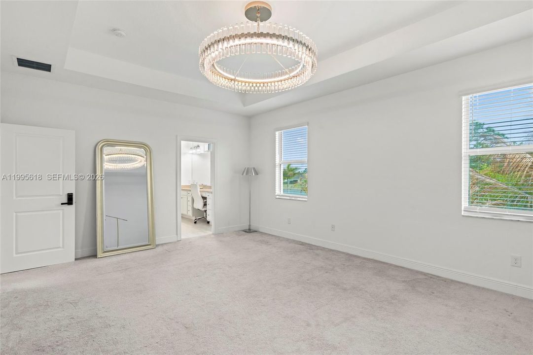 En Venta: $899,999 (4 camas, 3 baños, 2918 Pies cuadrados)