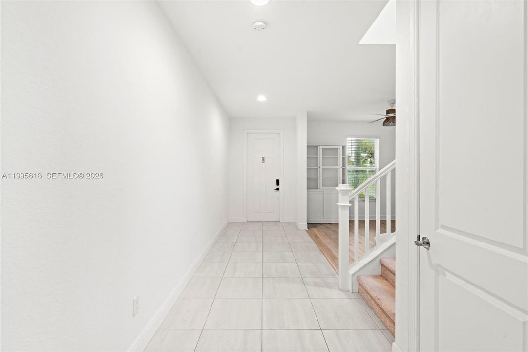 En Venta: $899,999 (4 camas, 3 baños, 2918 Pies cuadrados)