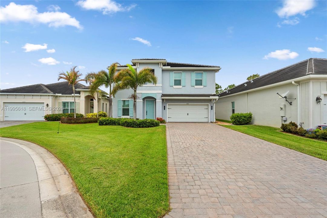 En Venta: $899,999 (4 camas, 3 baños, 2918 Pies cuadrados)