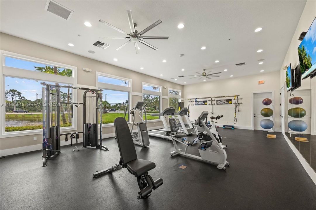 En Venta: $899,999 (4 camas, 3 baños, 2918 Pies cuadrados)