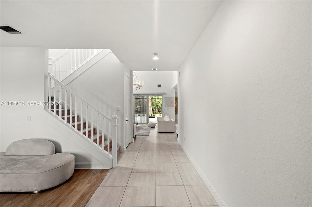 En Venta: $899,999 (4 camas, 3 baños, 2918 Pies cuadrados)