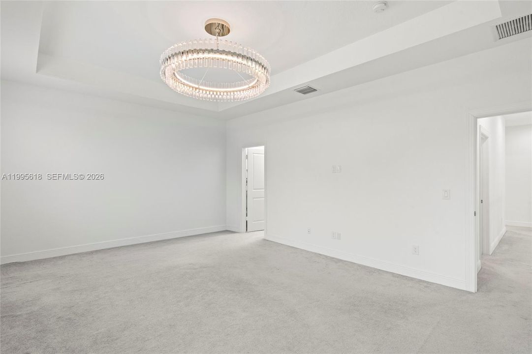En Venta: $899,999 (4 camas, 3 baños, 2918 Pies cuadrados)