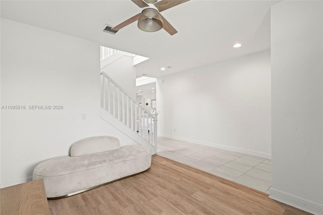 En Venta: $899,999 (4 camas, 3 baños, 2918 Pies cuadrados)