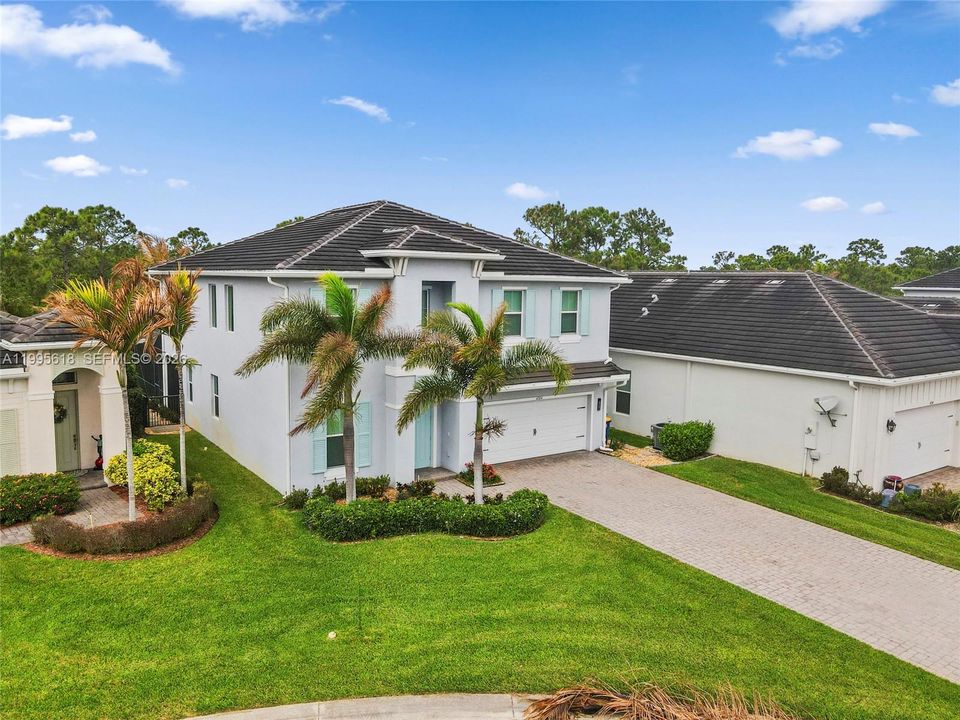En Venta: $899,999 (4 camas, 3 baños, 2918 Pies cuadrados)