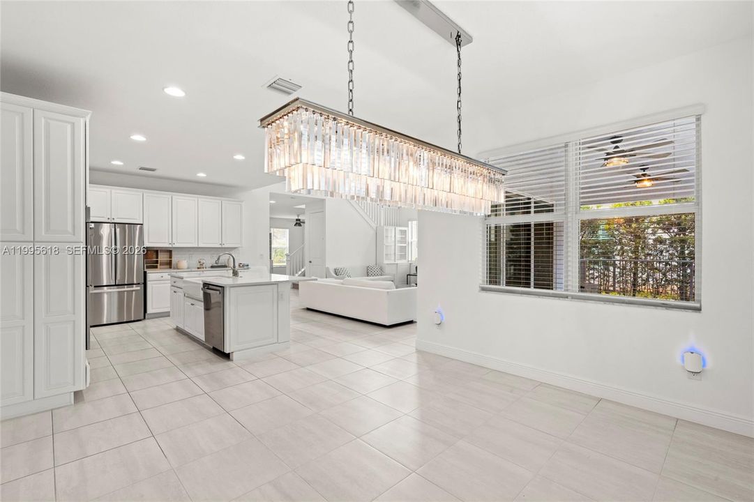 En Venta: $899,999 (4 camas, 3 baños, 2918 Pies cuadrados)