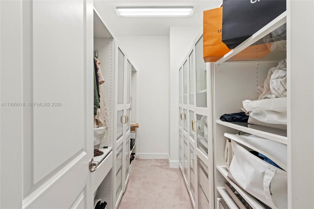 En Venta: $899,999 (4 camas, 3 baños, 2918 Pies cuadrados)
