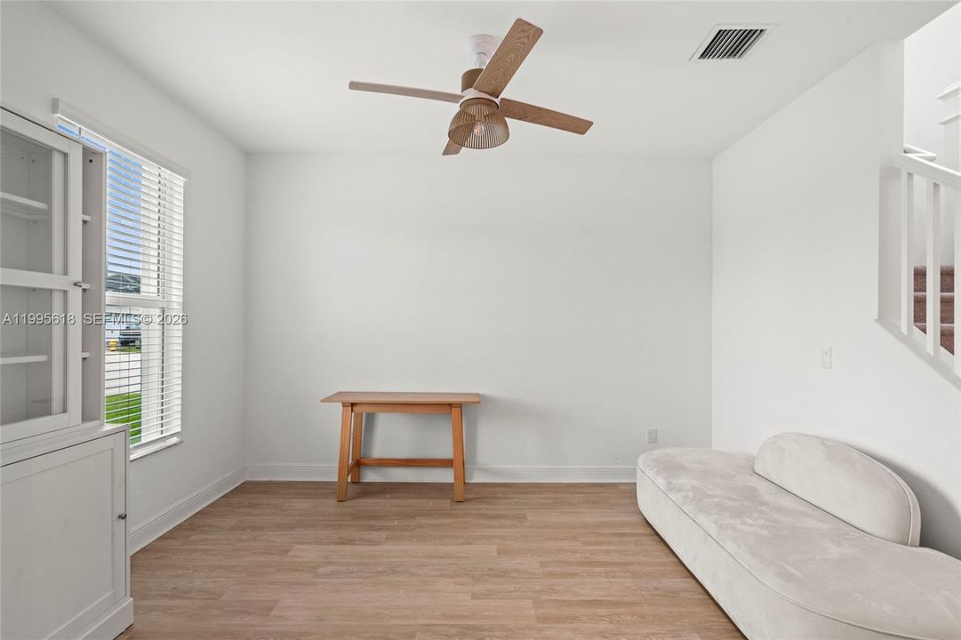 En Venta: $899,999 (4 camas, 3 baños, 2918 Pies cuadrados)
