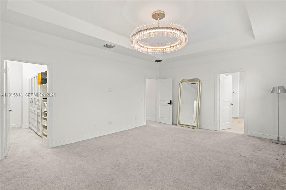 En Venta: $899,999 (4 camas, 3 baños, 2918 Pies cuadrados)