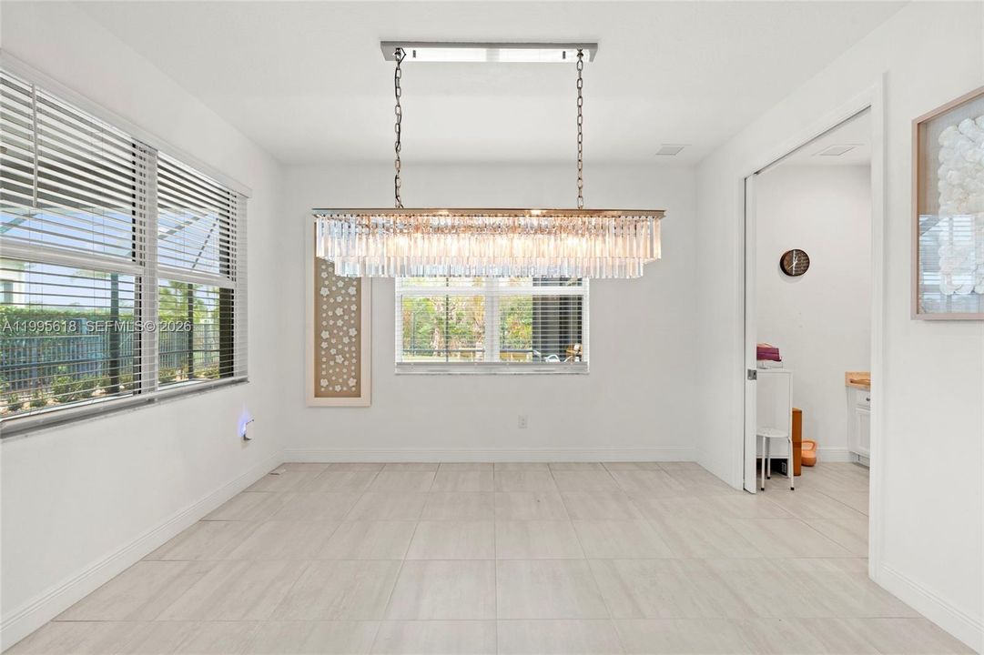 En Venta: $899,999 (4 camas, 3 baños, 2918 Pies cuadrados)