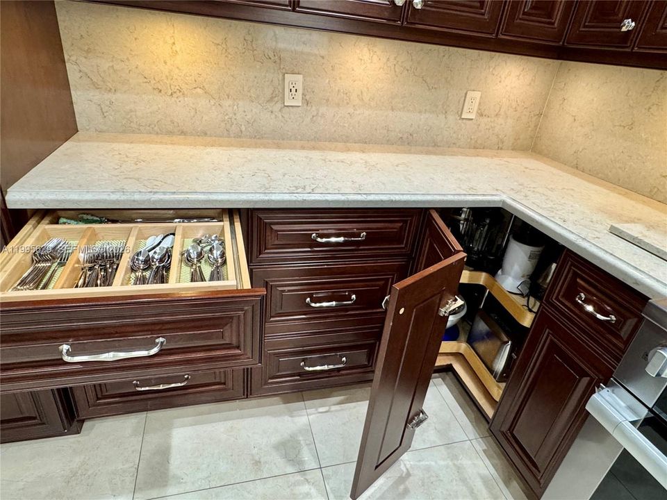 Lazy Susan and extra pull out tray drawers
