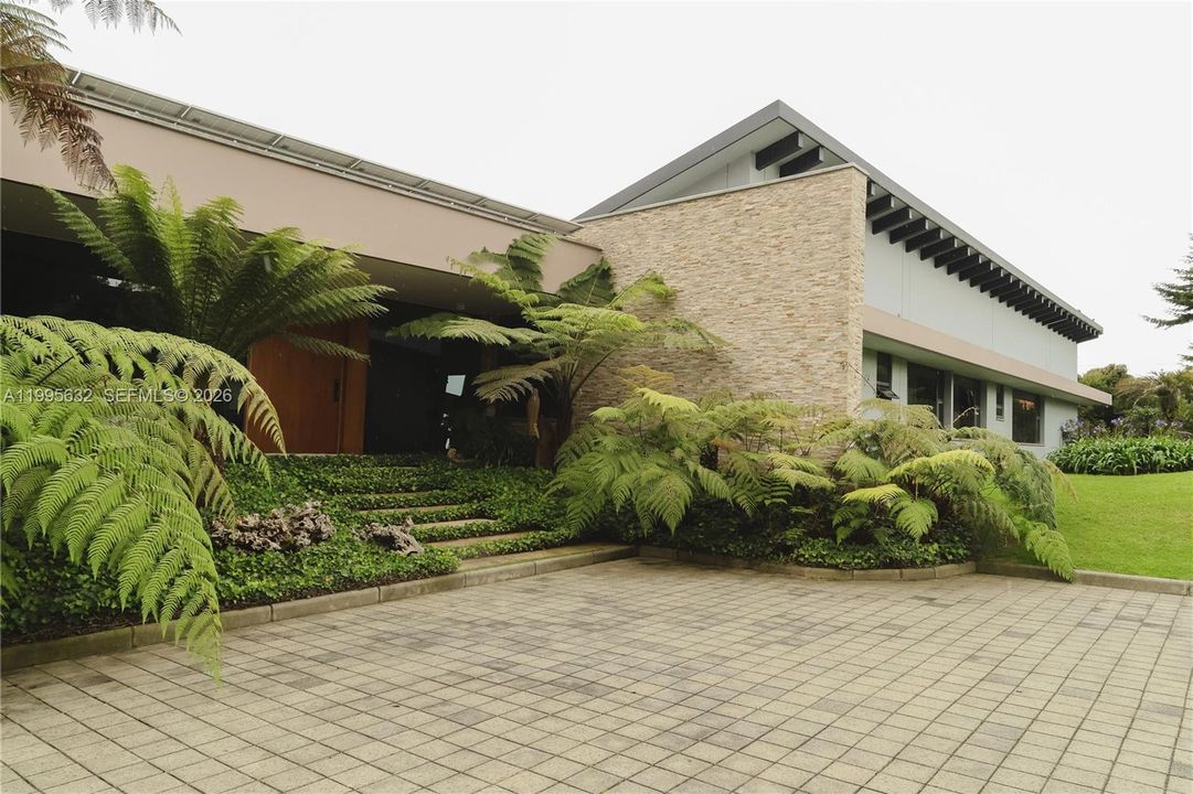 For Sale: $3,600,000 (5 beds, 7 baths, 0 Square Feet)