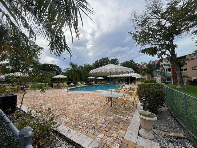 For Sale: $75,000 (1 beds, 1 baths, 730 Square Feet)