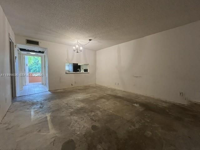 For Sale: $75,000 (1 beds, 1 baths, 730 Square Feet)