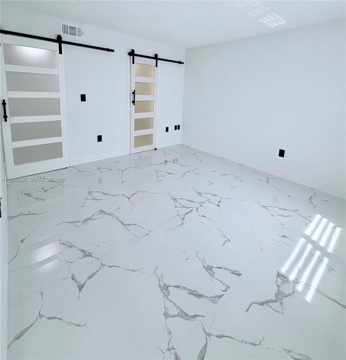 Activo con contrato: $345,000 (2 camas, 2 baños, 845 Pies cuadrados)