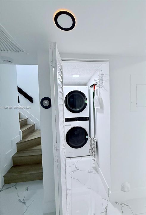 Activo con contrato: $345,000 (2 camas, 2 baños, 845 Pies cuadrados)