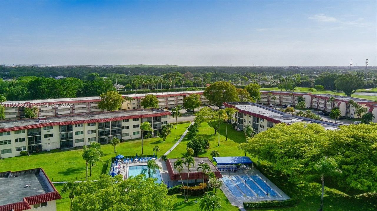 На продажу: $97,000 (1 спален, 1 ванн, 900 Квадратных фут)