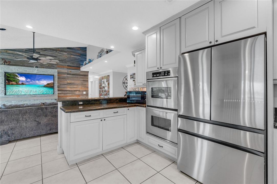 Activo con contrato: $650,000 (4 camas, 2 baños, 1815 Pies cuadrados)