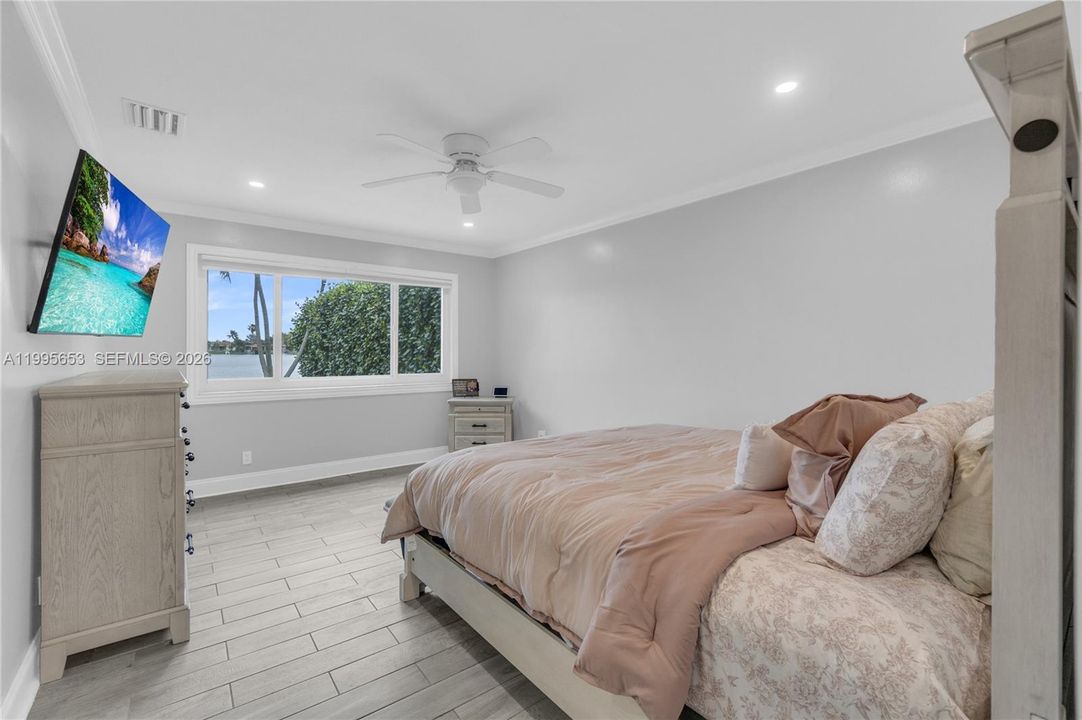 Activo con contrato: $650,000 (4 camas, 2 baños, 1815 Pies cuadrados)