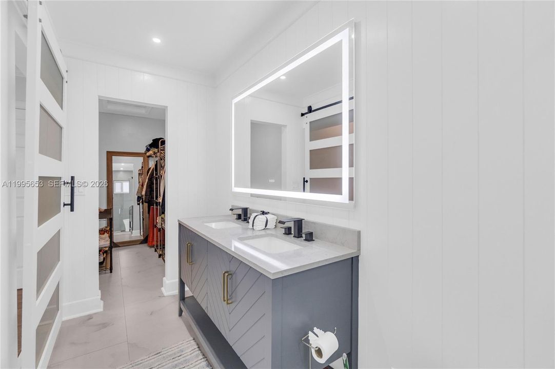 Activo con contrato: $650,000 (4 camas, 2 baños, 1815 Pies cuadrados)