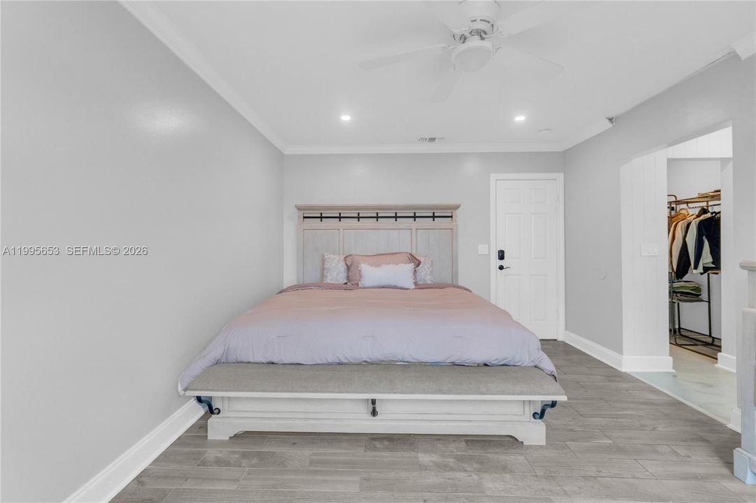 Activo con contrato: $650,000 (4 camas, 2 baños, 1815 Pies cuadrados)