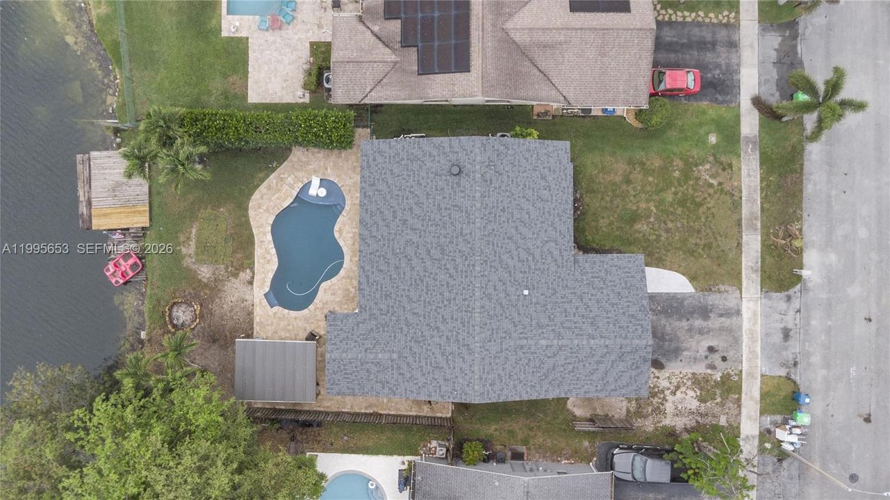 Activo con contrato: $650,000 (4 camas, 2 baños, 1815 Pies cuadrados)