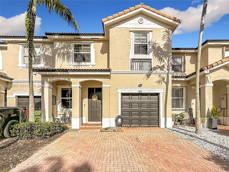 На продажу: $389,000 (4 спален, 3 ванн, 1762 Квадратных фут)