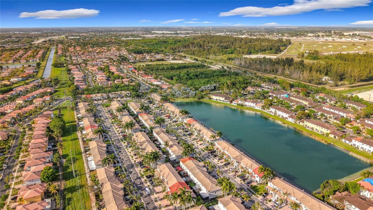 На продажу: $389,000 (4 спален, 3 ванн, 1762 Квадратных фут)