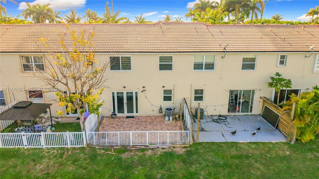 На продажу: $389,000 (4 спален, 3 ванн, 1762 Квадратных фут)