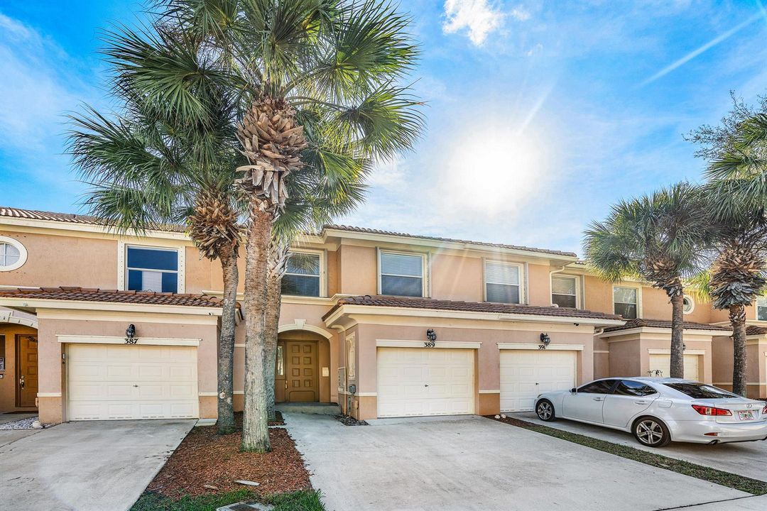 002-389RiverBluffLane-RoyalPalmBeach-FL-