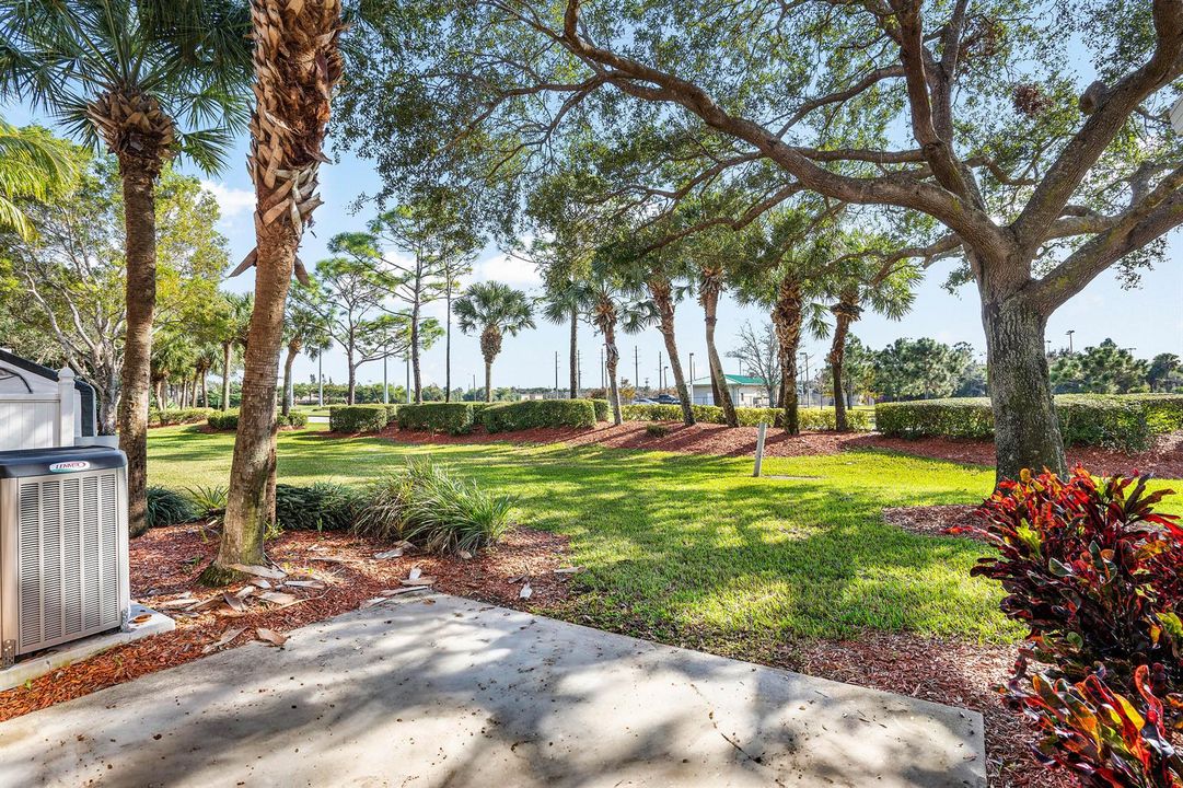 030-389RiverBluffLane-RoyalPalmBeach-FL-