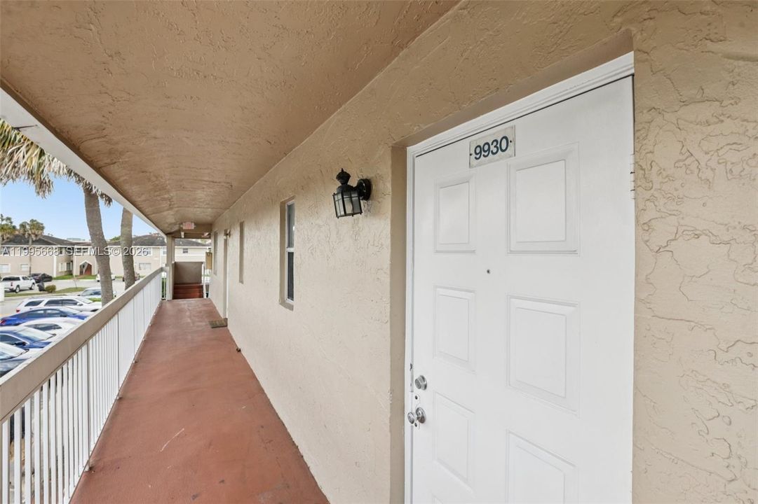 For Sale: $181,500 (2 beds, 2 baths, 768 Square Feet)