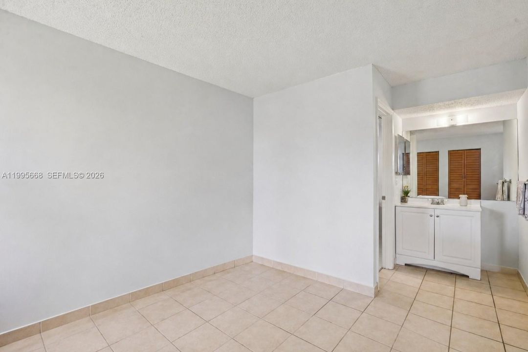 For Sale: $181,500 (2 beds, 2 baths, 768 Square Feet)