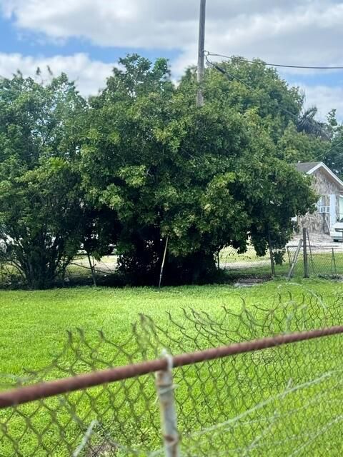210 SW 12th Ave Photo 2