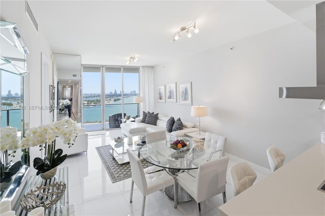 For Sale: $899,000 (2 beds, 2 baths, 1557 Square Feet)