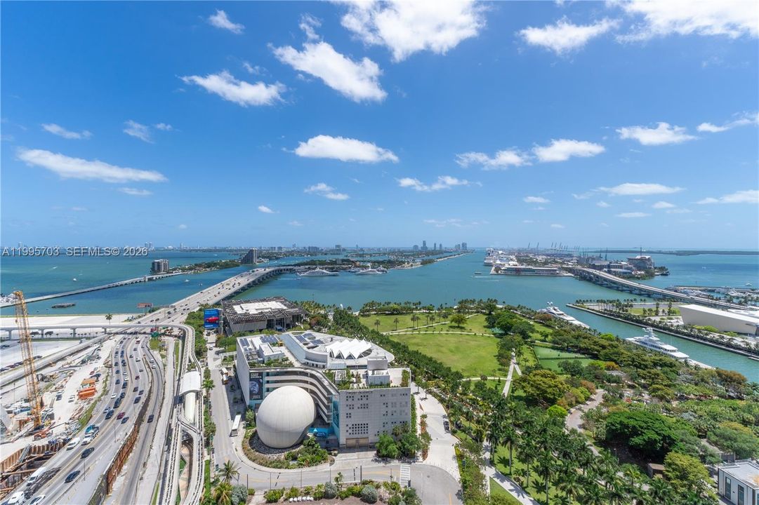 For Sale: $899,000 (2 beds, 2 baths, 1557 Square Feet)