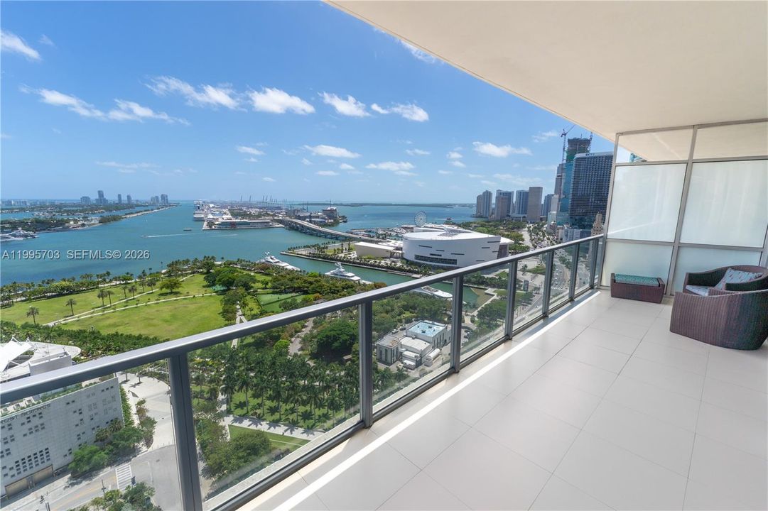 For Sale: $899,000 (2 beds, 2 baths, 1557 Square Feet)