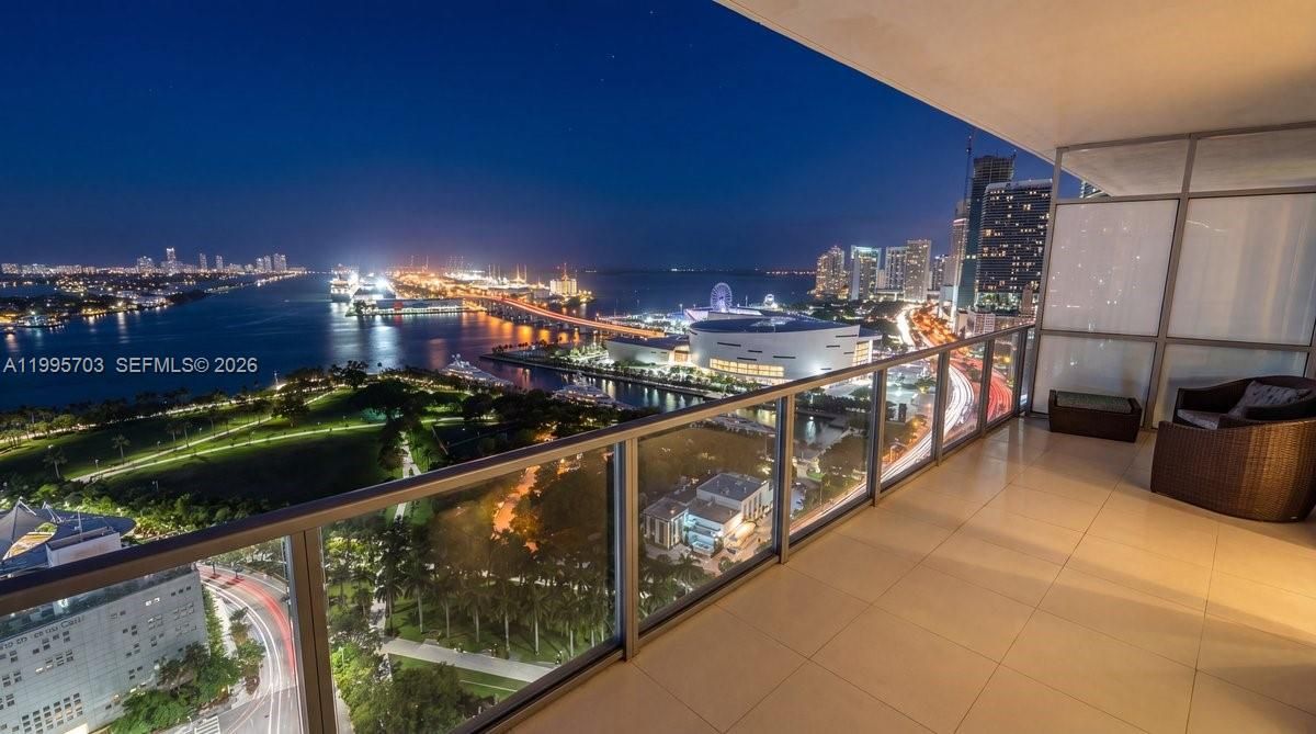 For Sale: $899,000 (2 beds, 2 baths, 1557 Square Feet)