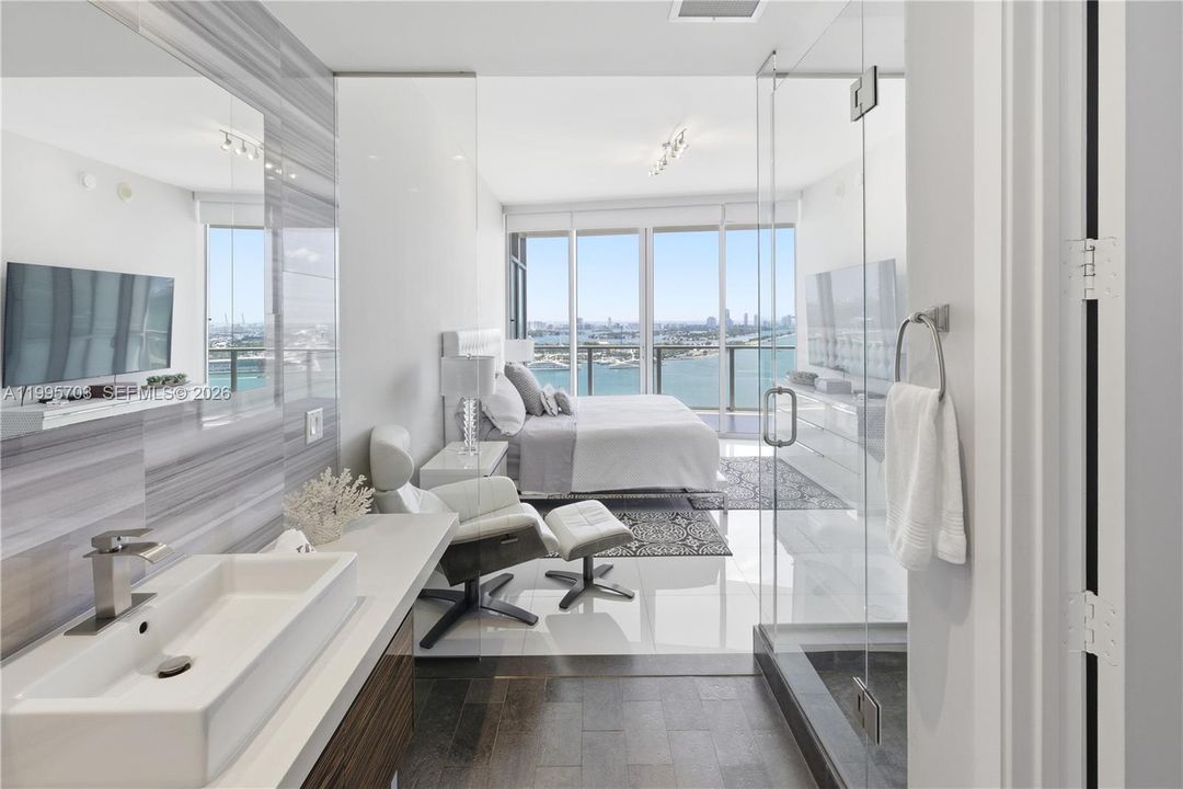 For Sale: $899,000 (2 beds, 2 baths, 1557 Square Feet)