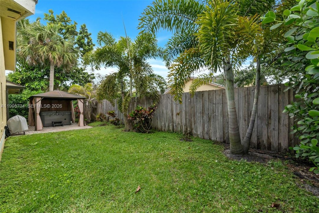 For Rent: $3,600 (3 beds, 2 baths, 1406 Square Feet)