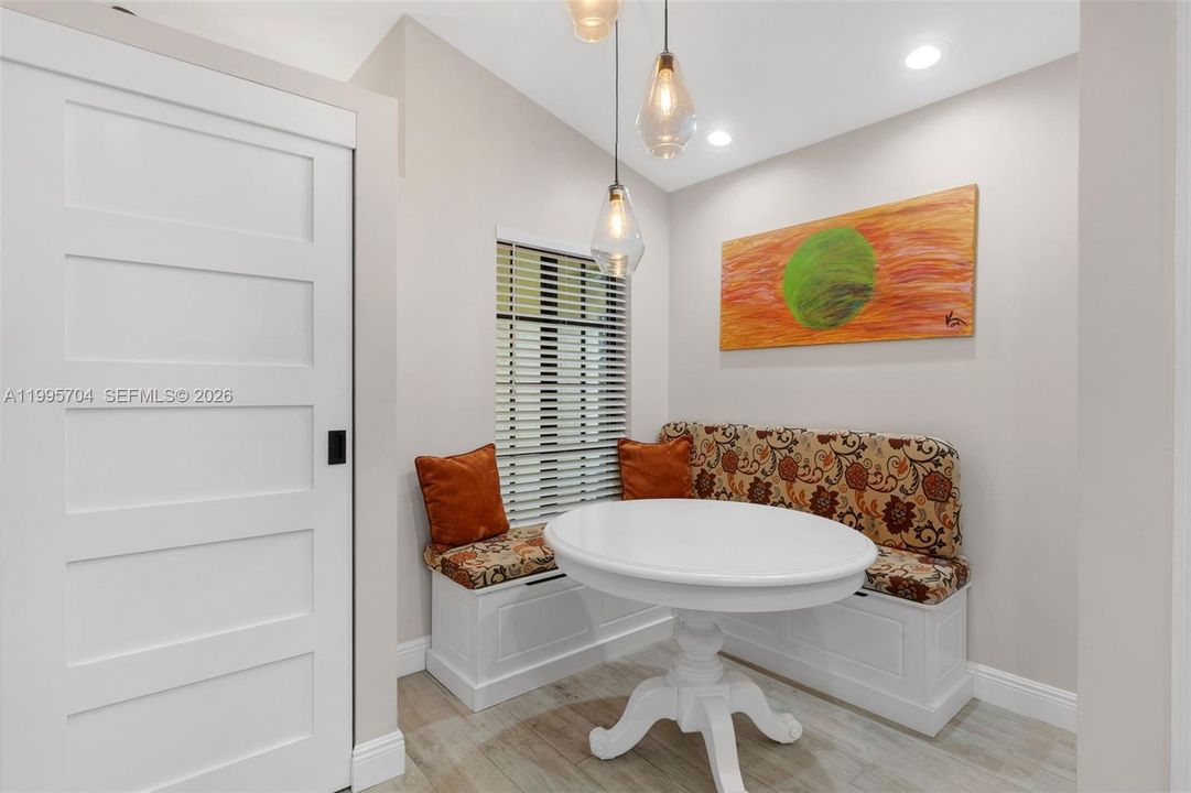 For Rent: $3,600 (3 beds, 2 baths, 1406 Square Feet)
