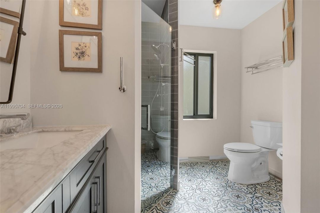 For Rent: $3,600 (3 beds, 2 baths, 1406 Square Feet)