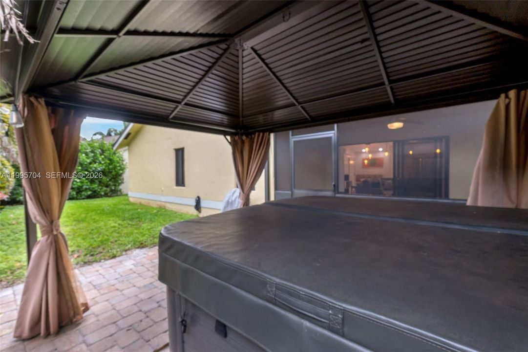 For Rent: $3,600 (3 beds, 2 baths, 1406 Square Feet)