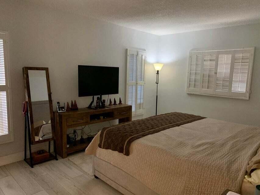 3230 Aqua Vista Primary Room