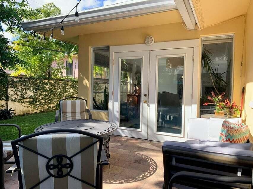 3230 Aqua Vista Porch2