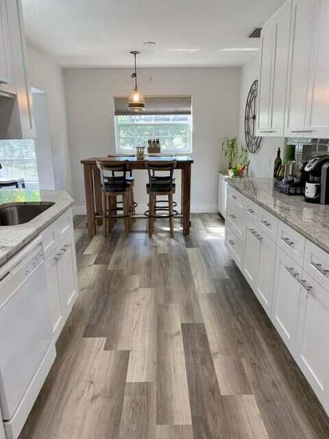 3230 Aqua Vista Kitchen 5